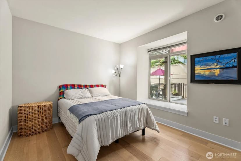 Property photo for 5016 California Avenue Sw #302, Seattle photo 10