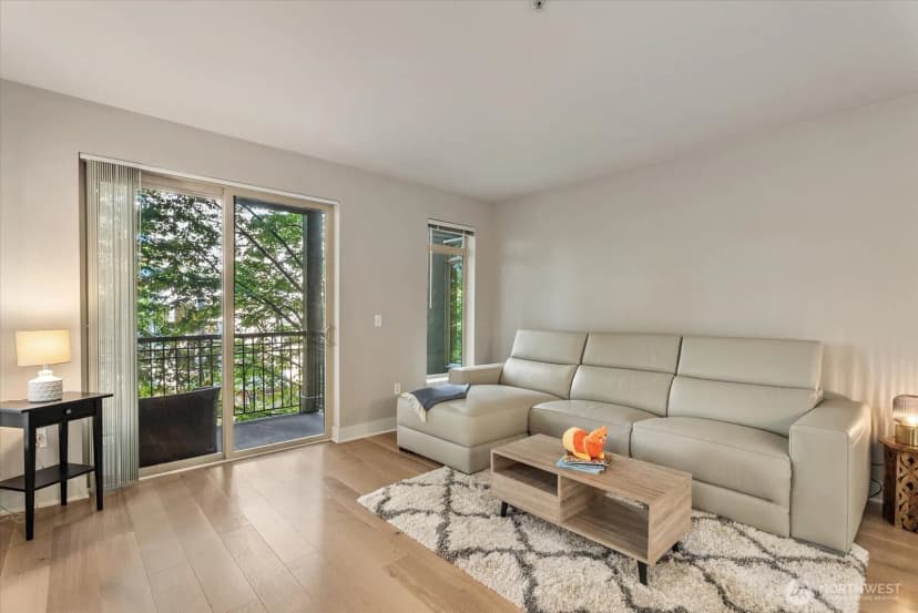 Property photo for 5016 California Avenue Sw #302, Seattle photo 8