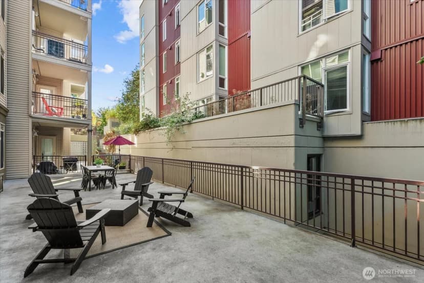 Property photo for 5016 California Avenue Sw #302, Seattle photo 18
