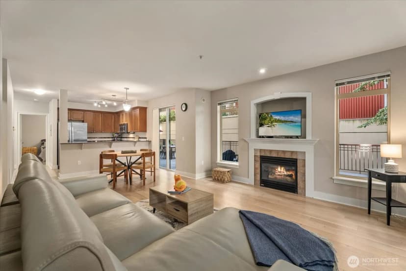 Property photo for 5016 California Avenue Sw #302, Seattle photo 7