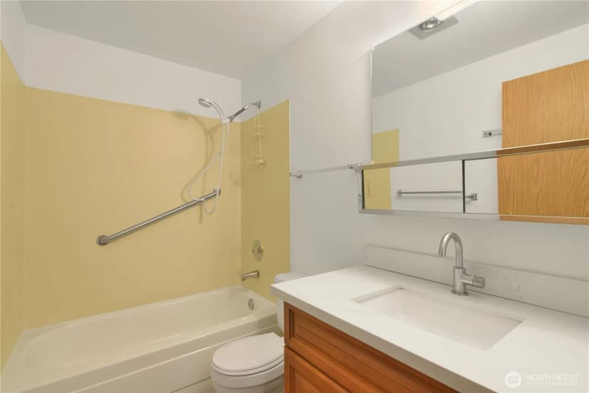 Property photo for 700 N 160th Street #a314, Shoreline photo 11