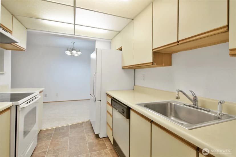 Property photo for 700 N 160th Street #a314, Shoreline photo 8