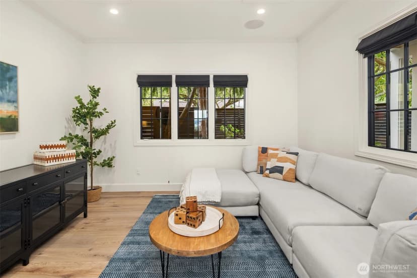 Property photo for 23 Prospect Street, Seattle photo 10