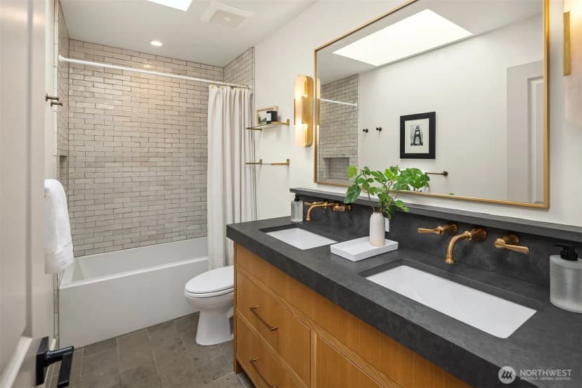 Property photo for 23 Prospect Street, Seattle photo 19