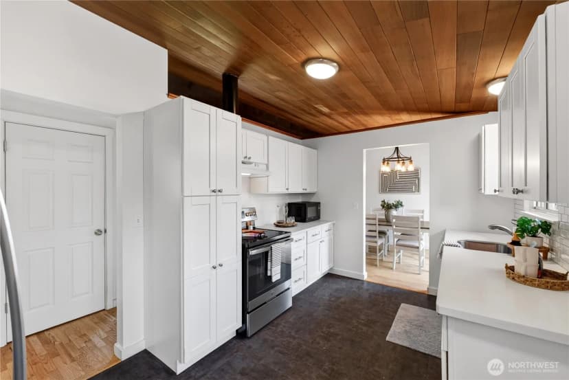 Property photo for 13812 9th Place S, Burien photo 11