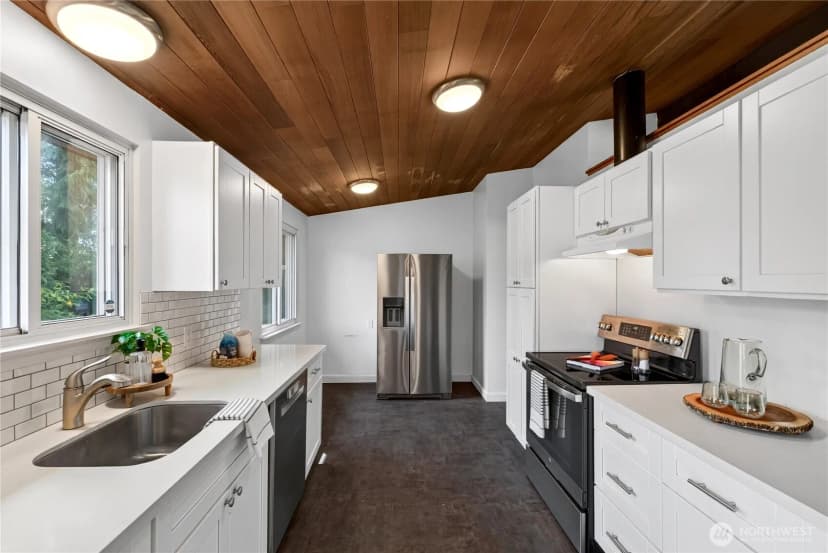 Property photo for 13812 9th Place S, Burien photo 10