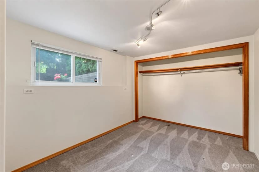Property photo for 13812 9th Place S, Burien photo 23