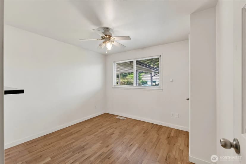 Property photo for 13812 9th Place S, Burien photo 15
