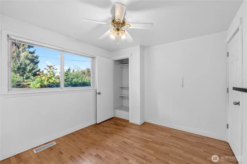 Property photo for 13812 9th Place S, Burien photo 18