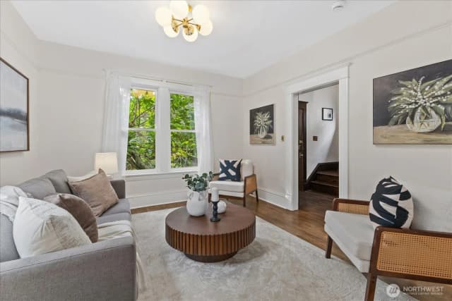 Property photo for 734 N 75th Street, Seattle photo 4