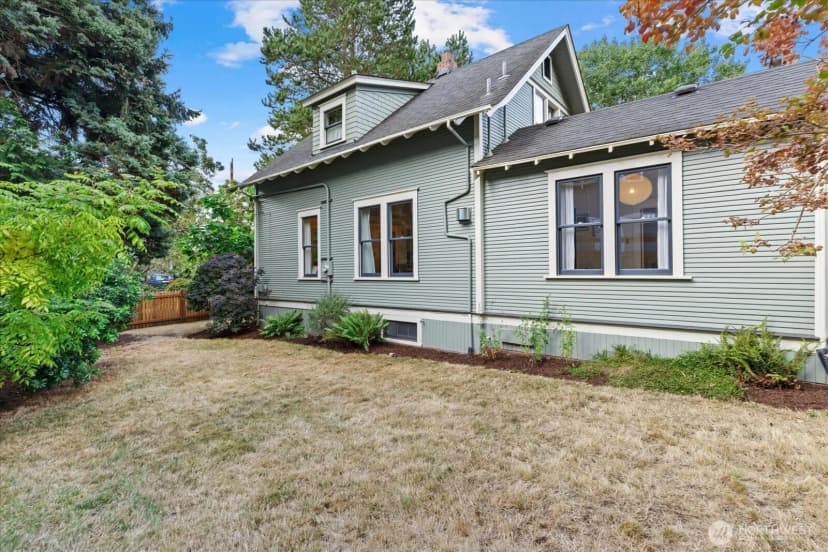 Property photo for 734 N 75th Street, Seattle photo 24