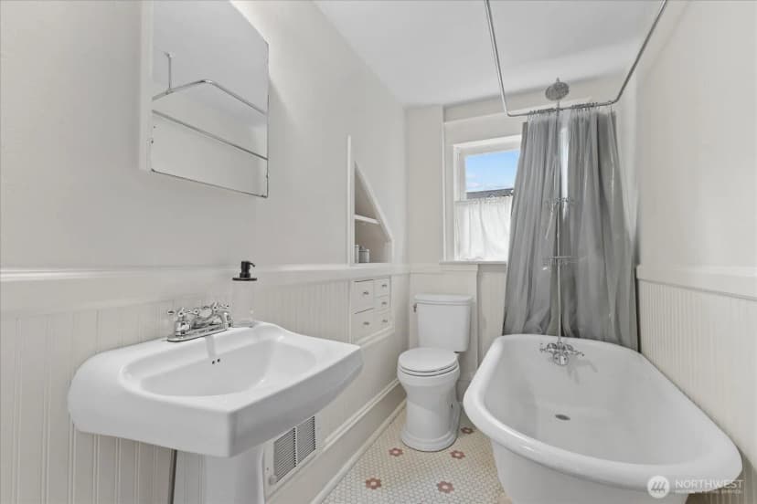 Property photo for 734 N 75th Street, Seattle photo 15