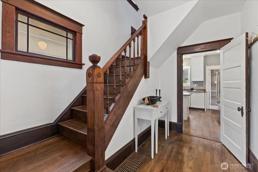 Property photo for 734 N 75th Street, Seattle photo 14