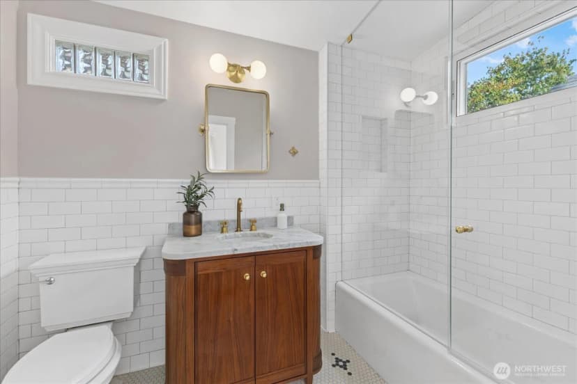 Property photo for 734 N 75th Street, Seattle photo 9