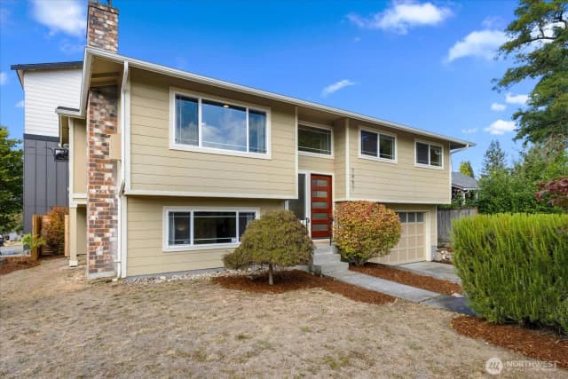 Property photo for 7957 30th Avenue Sw, Seattle photo 2