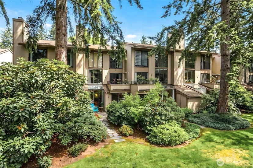 Property photo for 13730 15th Avenue Ne #f105, Seattle photo 27