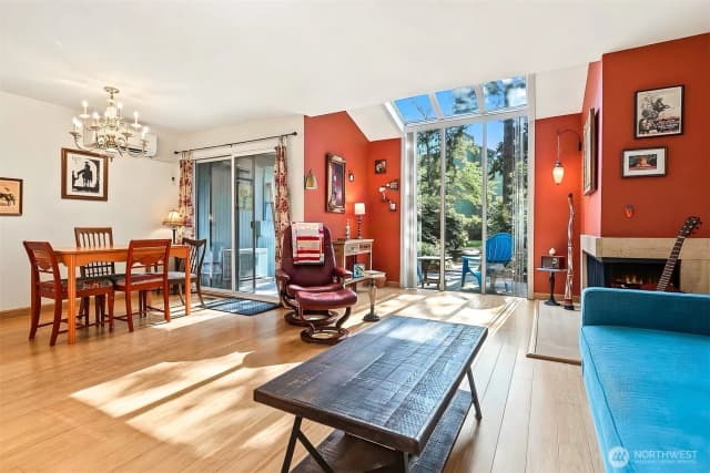 Property photo for 13730 15th Avenue Ne #f105, Seattle photo 3
