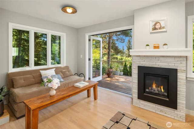 Property photo for 5610 W Mercer Way, Mercer Island photo 2