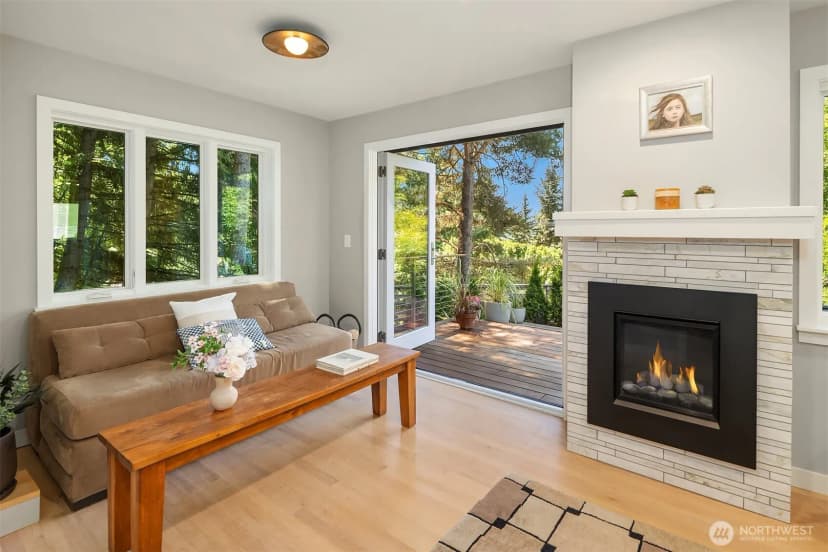 Property photo for 5610 W Mercer Way, Mercer Island photo 2