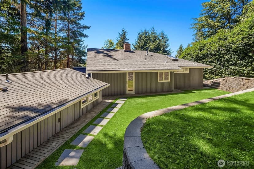 Property photo for 5610 W Mercer Way, Mercer Island photo 26