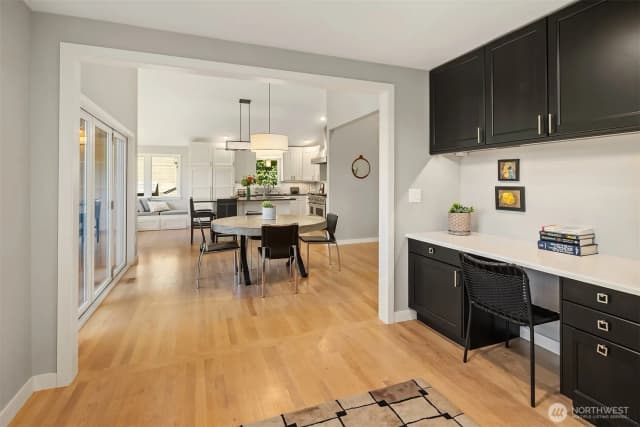 Property photo for 5610 W Mercer Way, Mercer Island photo 3
