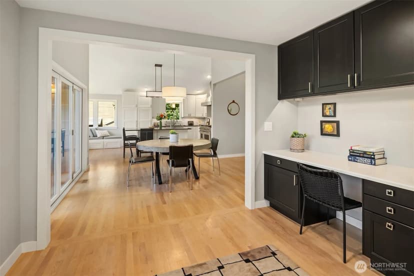 Property photo for 5610 W Mercer Way, Mercer Island photo 3