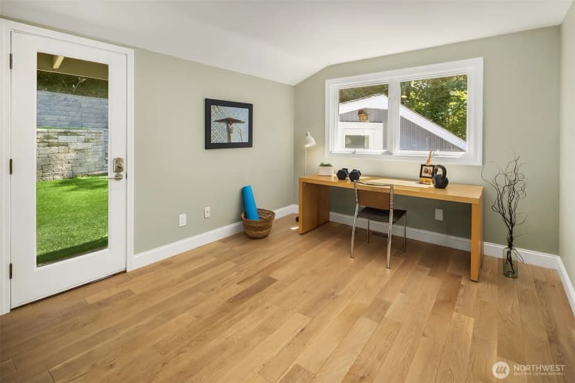 Property photo for 5610 W Mercer Way, Mercer Island photo 23