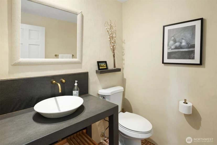Property photo for 5610 W Mercer Way, Mercer Island photo 15
