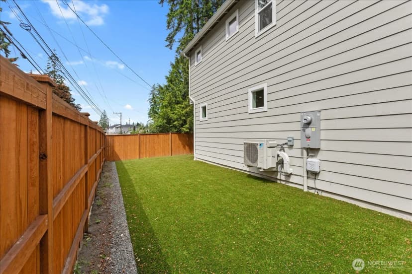 Property photo for 121 171st Place Sw #a, Bothell photo 32