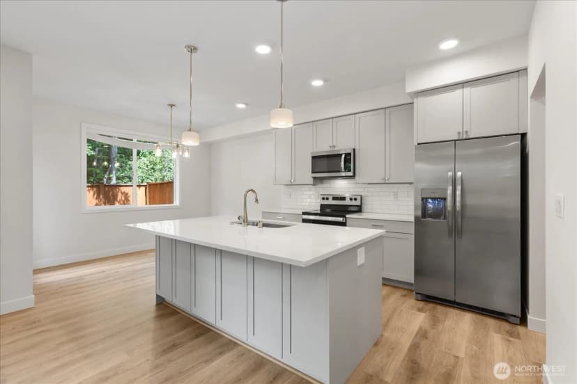 Property photo for 121 171st Place Sw #a, Bothell photo 8