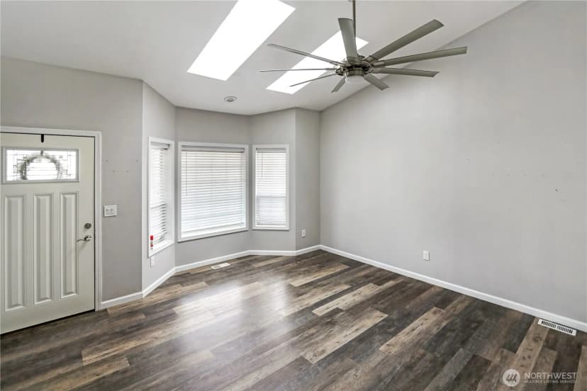 Property photo for 1228 143rd Street E, Tacoma photo 3