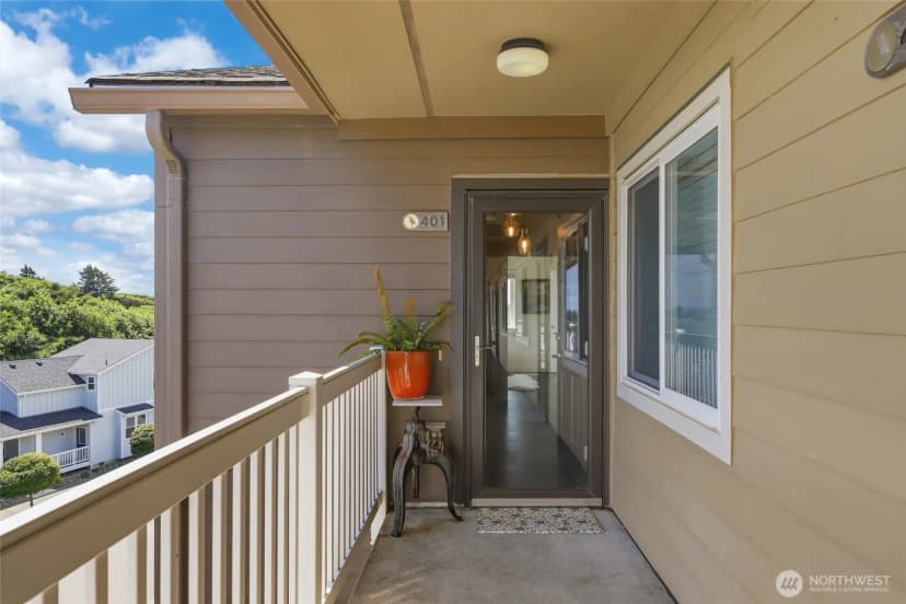 Property photo for 262 Oyhut Bay Boulevard Sw #401, Ocean Shores photo 3