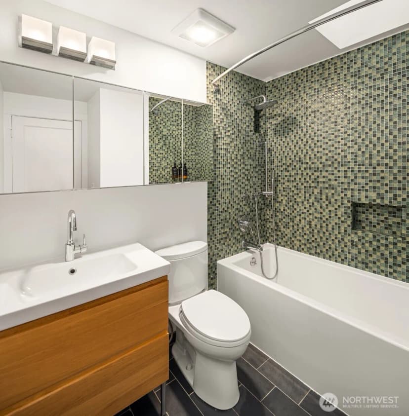 Property photo for 607 23rd Avenue E, Seattle photo 13