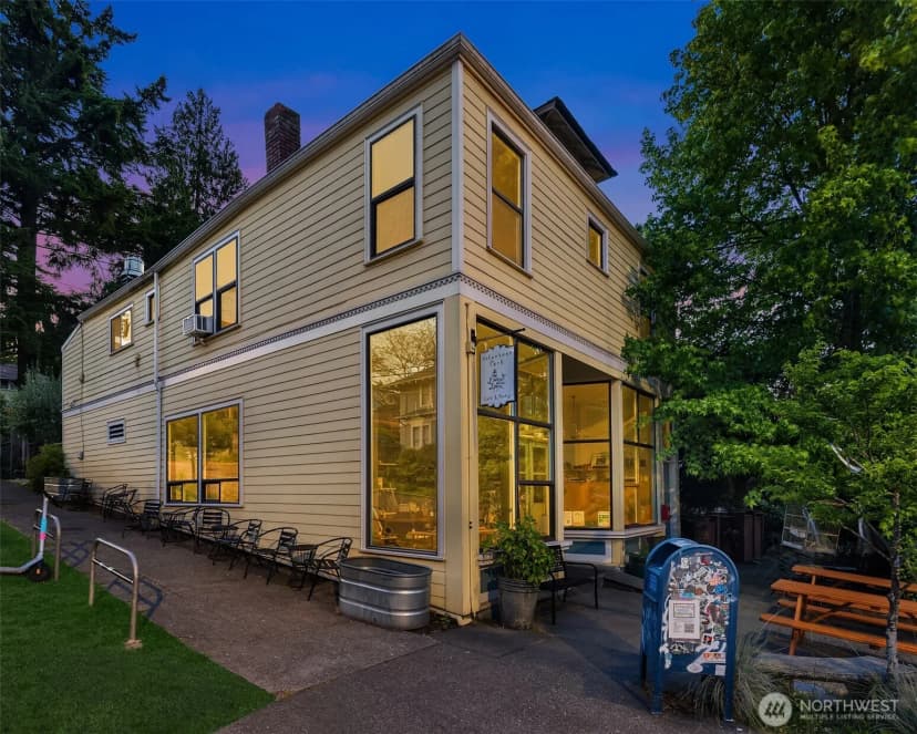 Property photo for 607 23rd Avenue E, Seattle photo 36