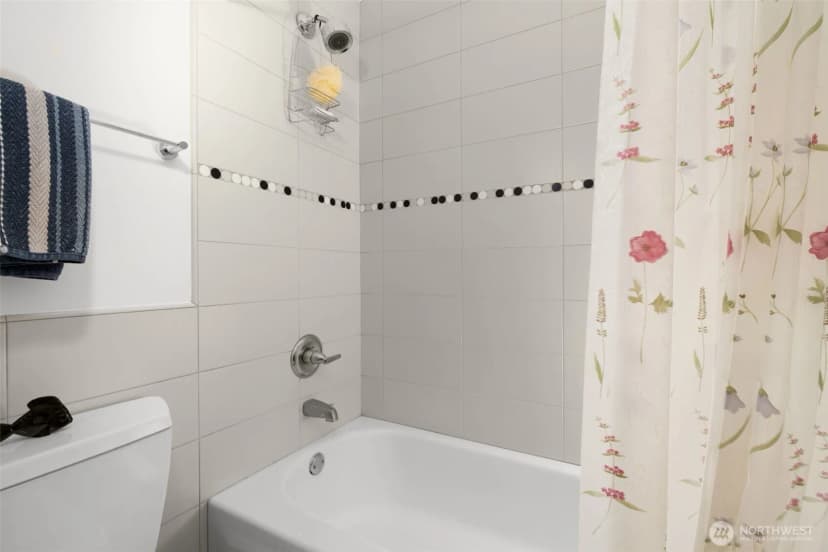 Property photo for 500 Fifth Avenue W #505, Seattle photo 22