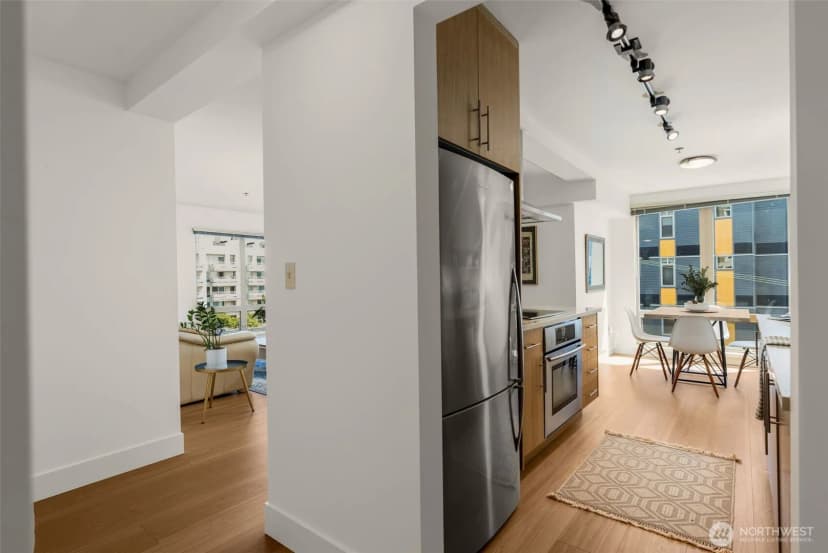 Property photo for 500 Fifth Avenue W #505, Seattle photo 25