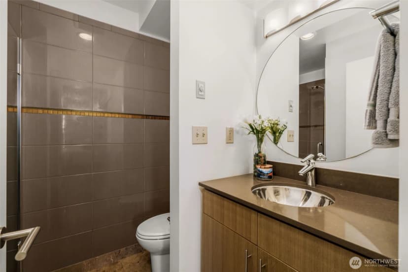 Property photo for 500 Fifth Avenue W #505, Seattle photo 17