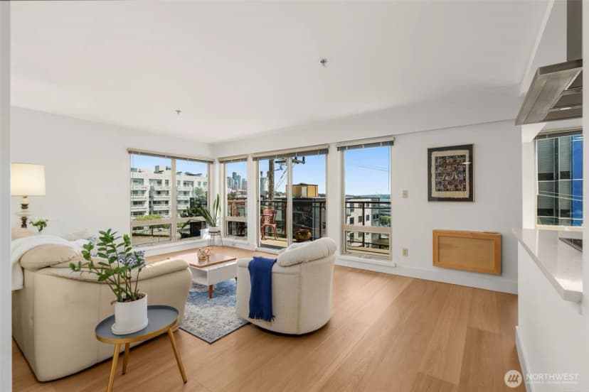 Property photo for 500 Fifth Avenue W #505, Seattle photo 7