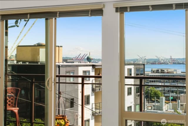Property photo for 500 Fifth Avenue W #505, Seattle photo 4