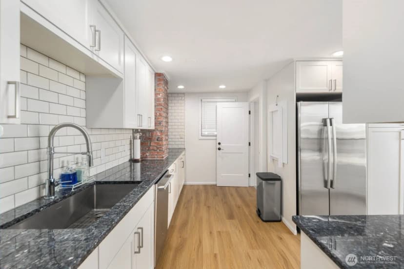 Property photo for 7132 34th Avenue Sw, Seattle photo 11