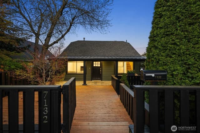 Property photo for 7132 34th Avenue Sw, Seattle