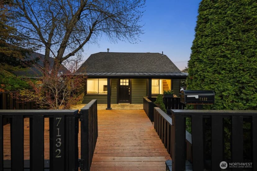 Property photo for 7132 34th Avenue Sw, Seattle