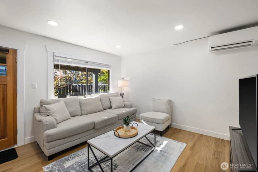 Property photo for 7132 34th Avenue Sw, Seattle photo 6