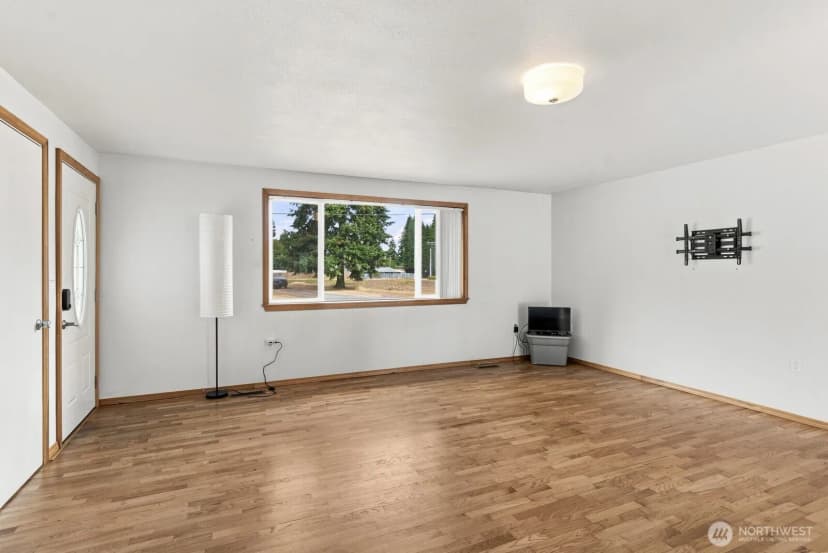 Property photo for 4543 19th Avenue Se, Lacey photo 5