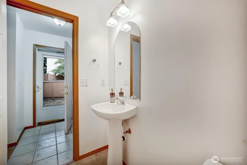 Property photo for 15 87th Avenue Ne #b, Lake Stevens photo 17