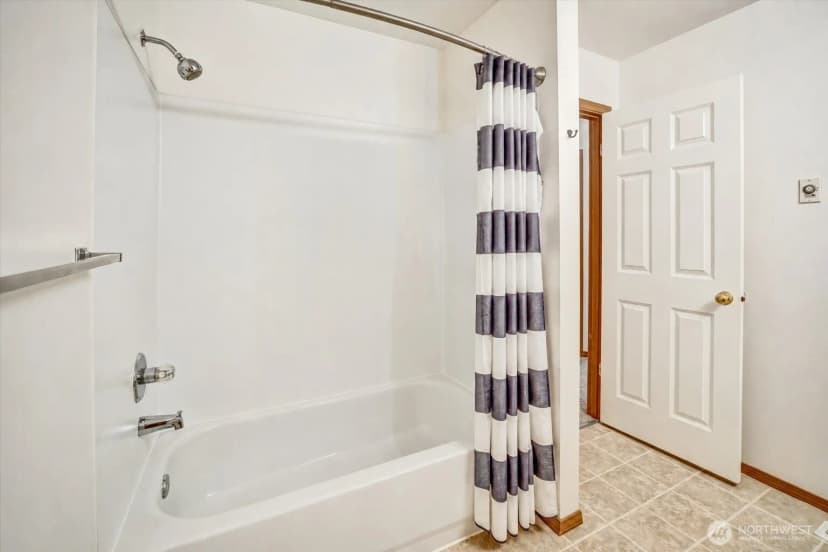 Property photo for 15 87th Avenue Ne #b, Lake Stevens photo 32
