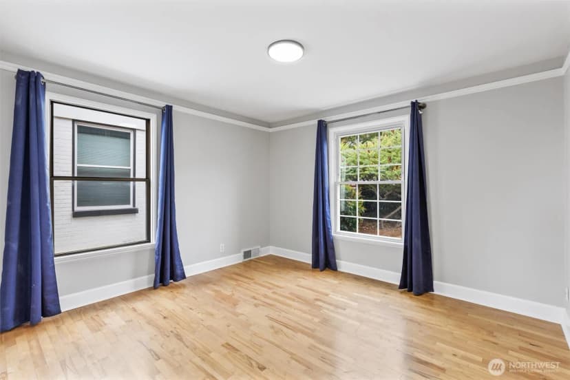 Property photo for 3712 37th Avenue Sw, Seattle photo 16