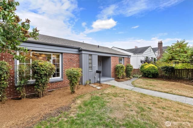 Property photo for 3712 37th Avenue Sw, Seattle photo 3