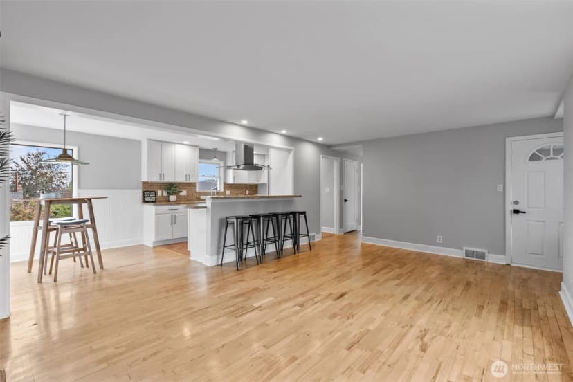 Property photo for 3712 37th Avenue Sw, Seattle photo 7
