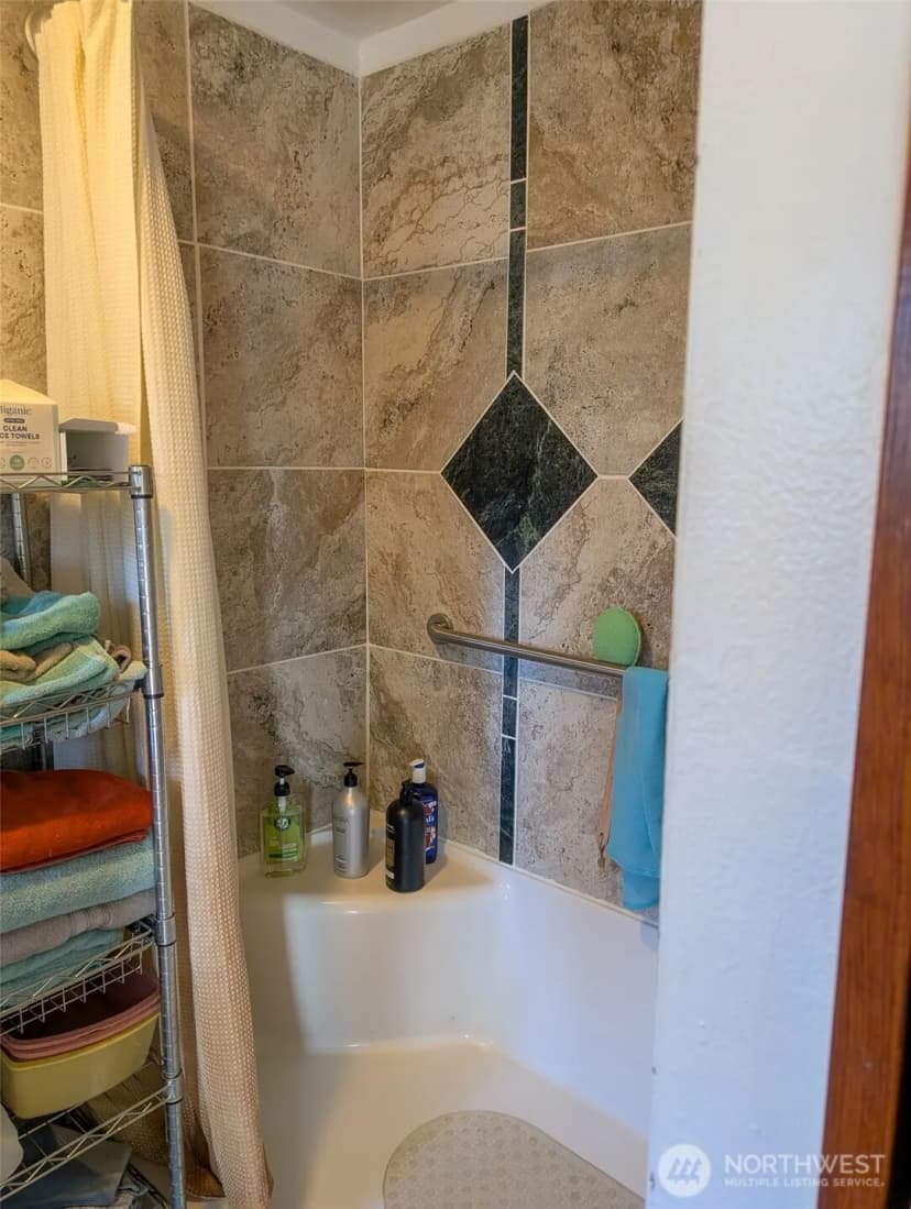 Property photo for 10270 State Route 101, Raymond photo 29